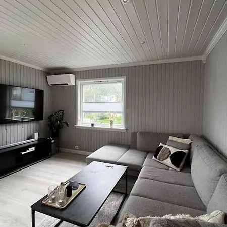 Helt Nytt, Oppgradert Hus Med Fantastisk Utsikt. *