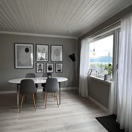 Helt Nytt, Oppgradert Hus Med Fantastisk Utsikt. Νάρβικ